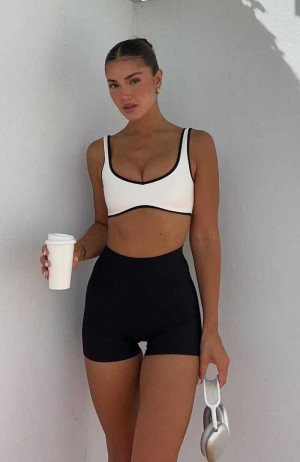 White Fox Keep Up High Waisted Shorts 4" Black | XWVPML-928