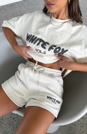 White Fox Offstage Lounge Shorts Pebble | QWOBJZ-163