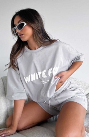 White Fox Offstage Oversized Tee Moon | GMHNLW-384