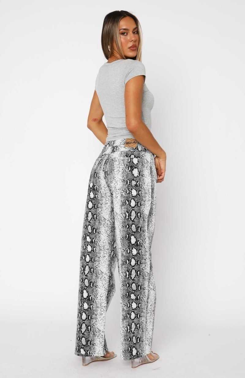 White Fox Alora Low Rise Wide Leg Jeans Snake | UKRFSH-278