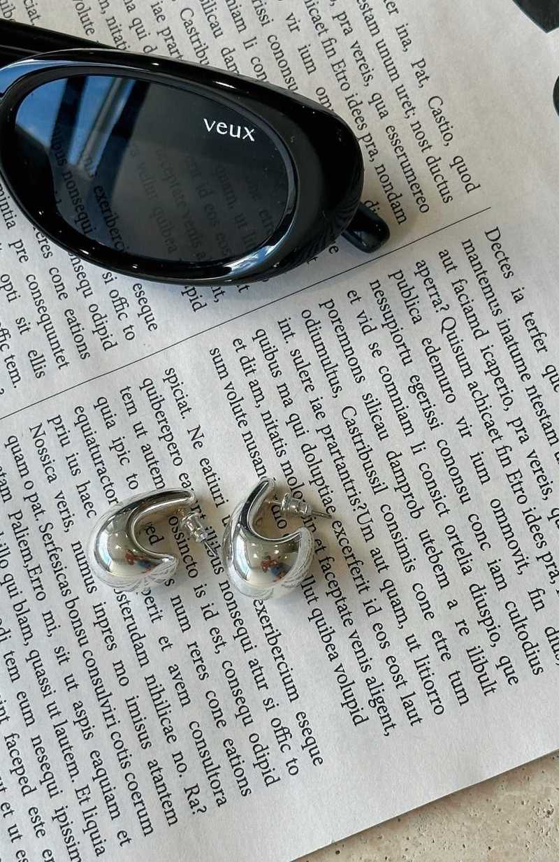 White Fox Arabella Earrings Silver | BTXGOE-685