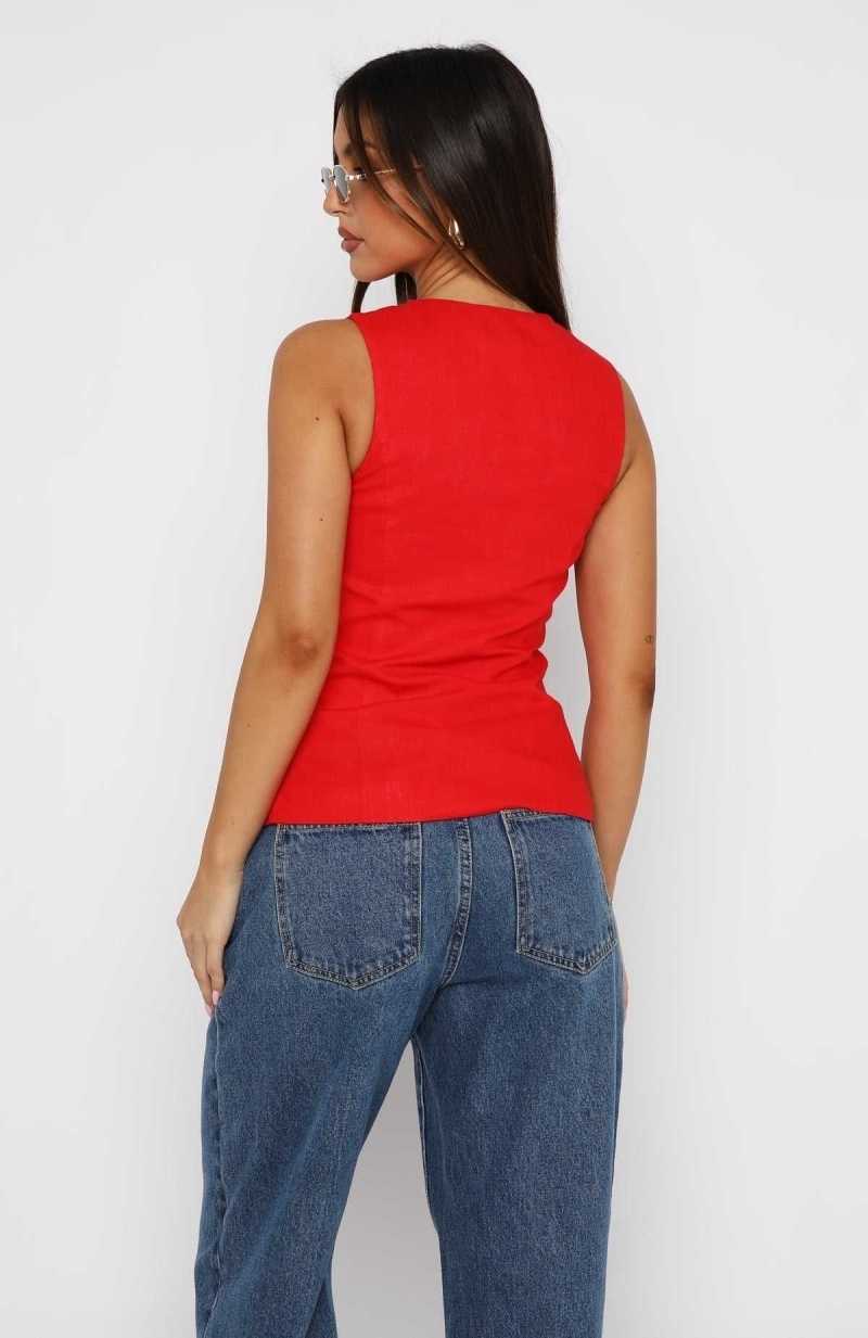 White Fox At The Races Vest Top Red | DCSAYR-751
