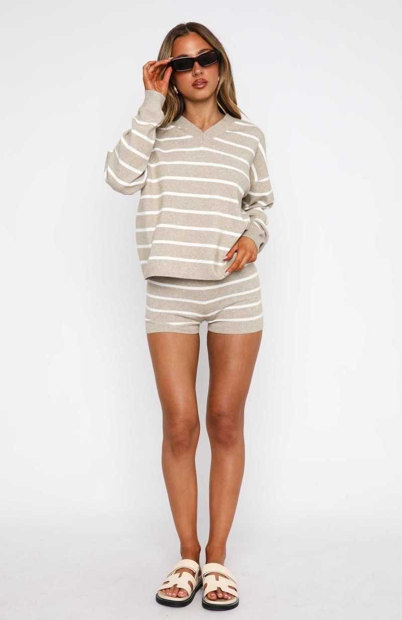 White Fox Can't Be Friends Knit Shorts Beige/White | ITAVJB-801