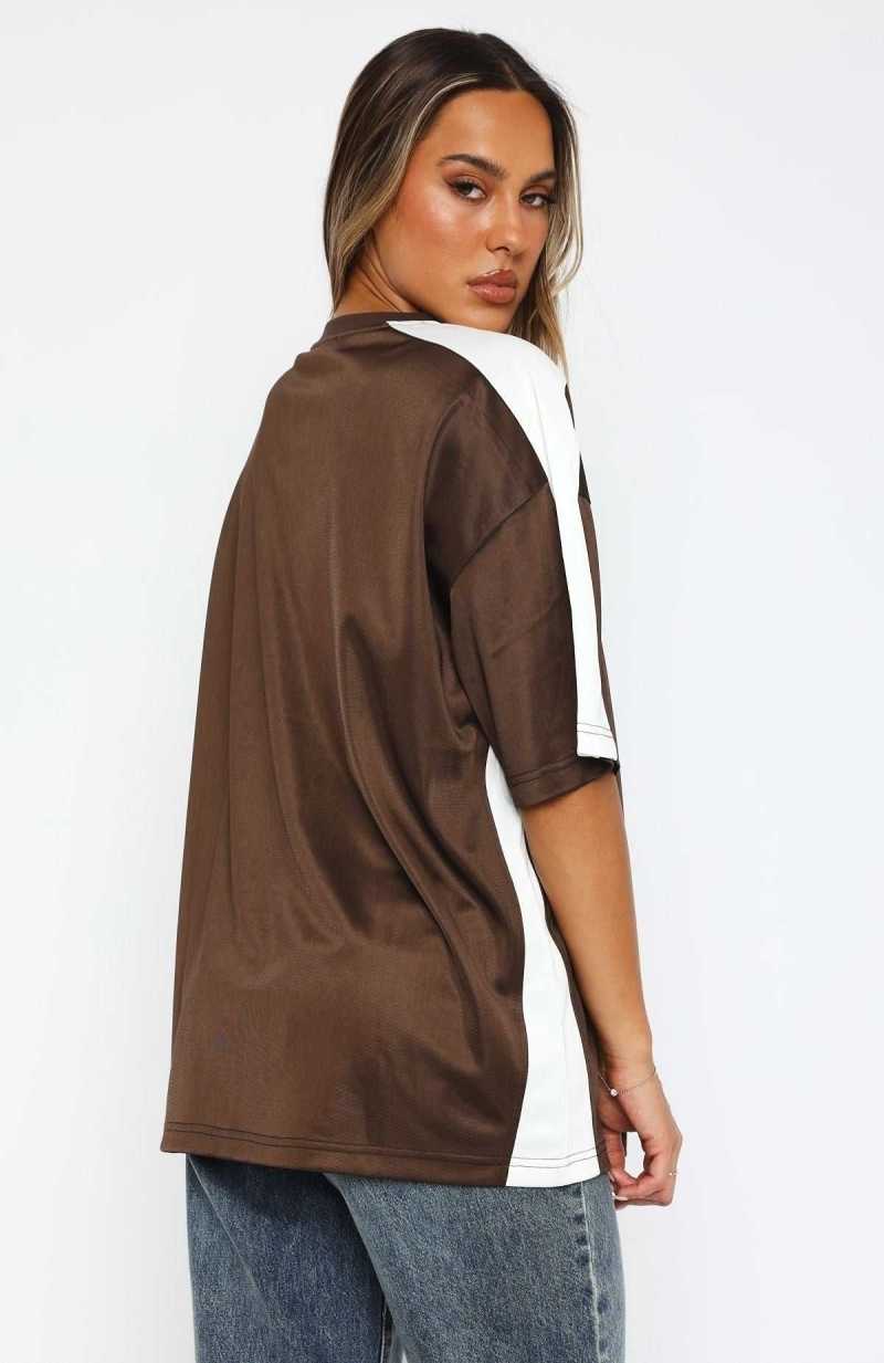 White Fox Checking Up On You Oversized Jersey Chocolate | KONXWR-813