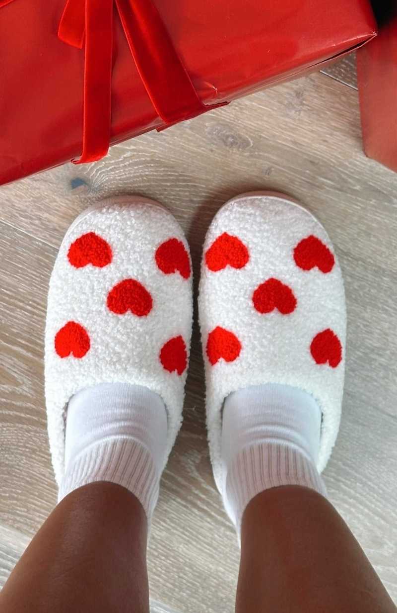 White Fox Comfy Cosy Slippers White/Red | SPKEFY-643