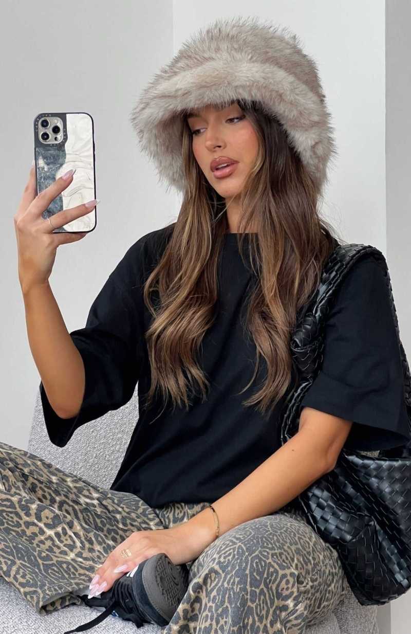 White Fox Cosy Girl Fur Hat Pebble | NIABVQ-958