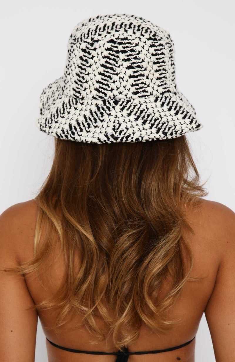 White Fox Don't Be Shady Bucket Hat Monochrome | VGODBC-672