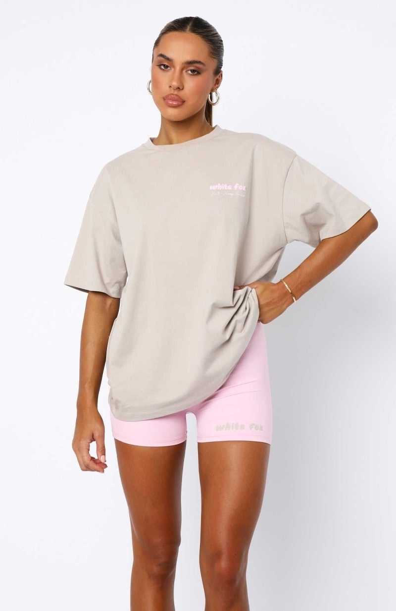 White Fox Era 8 Oversized Tee Mooncake | MRZGYN-485