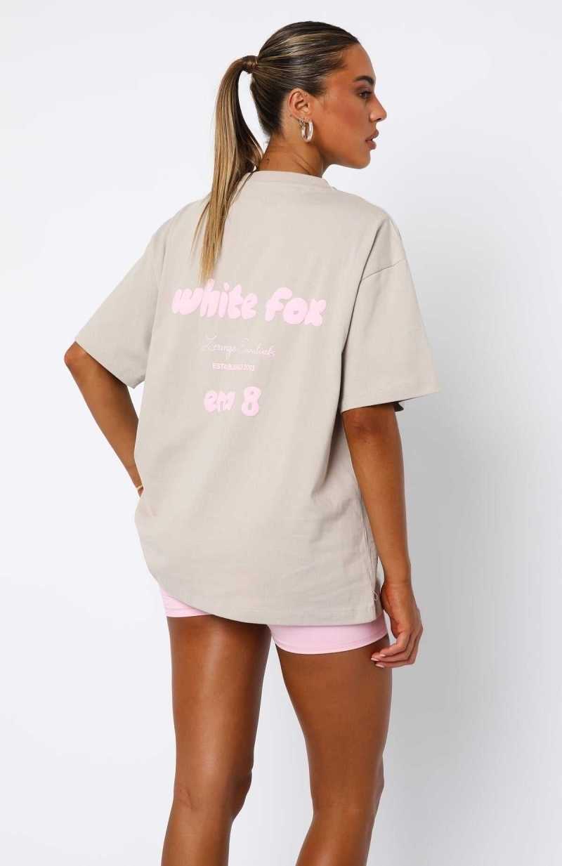 White Fox Era 8 Oversized Tee Mooncake | MRZGYN-485