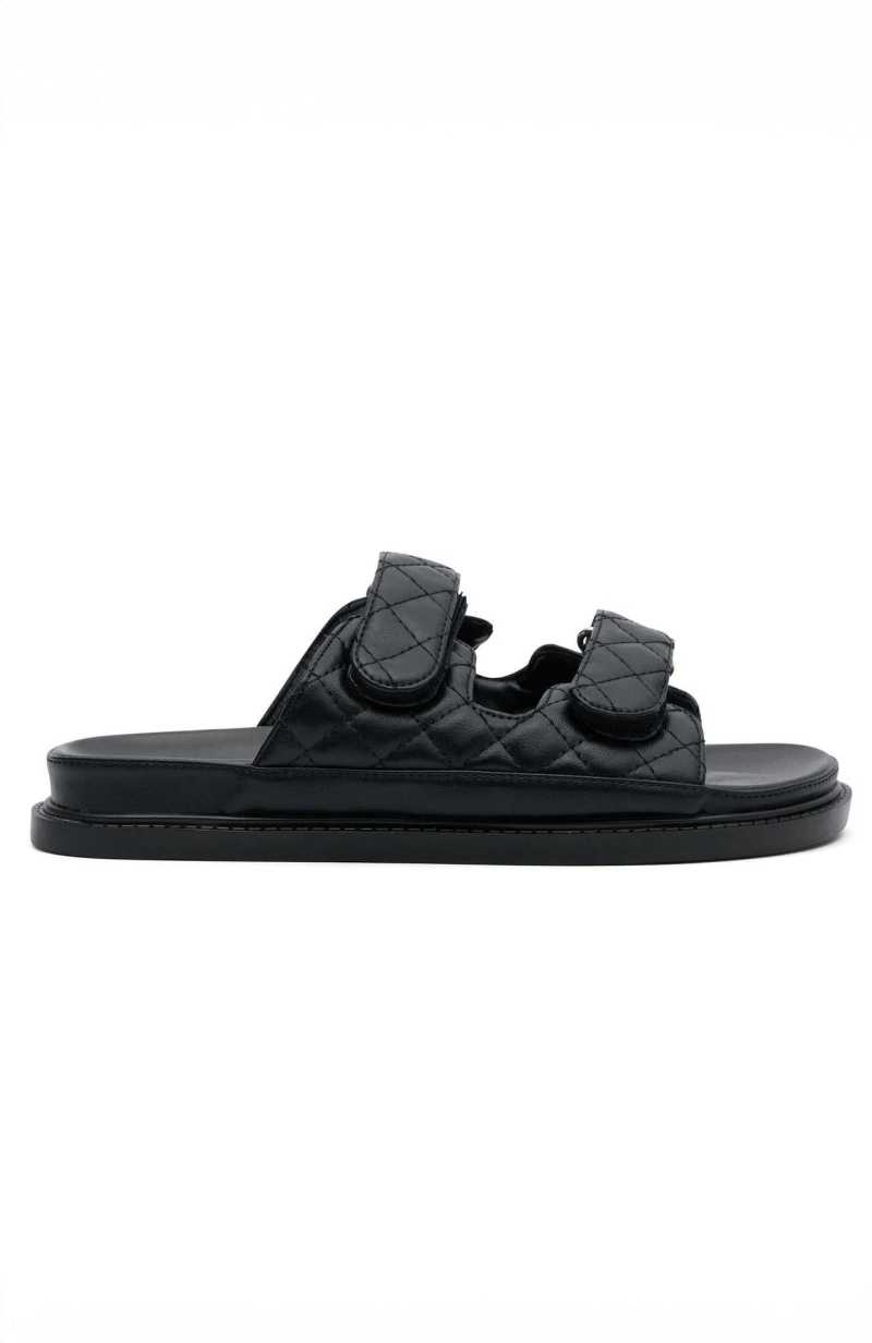 White Fox Feeling Lucky Slides Black | FJADRI-631 