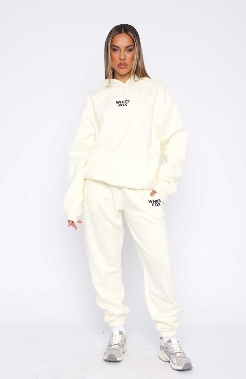 White Fox Keeping It Simple Sweatpants Cream | IZUOWM-680