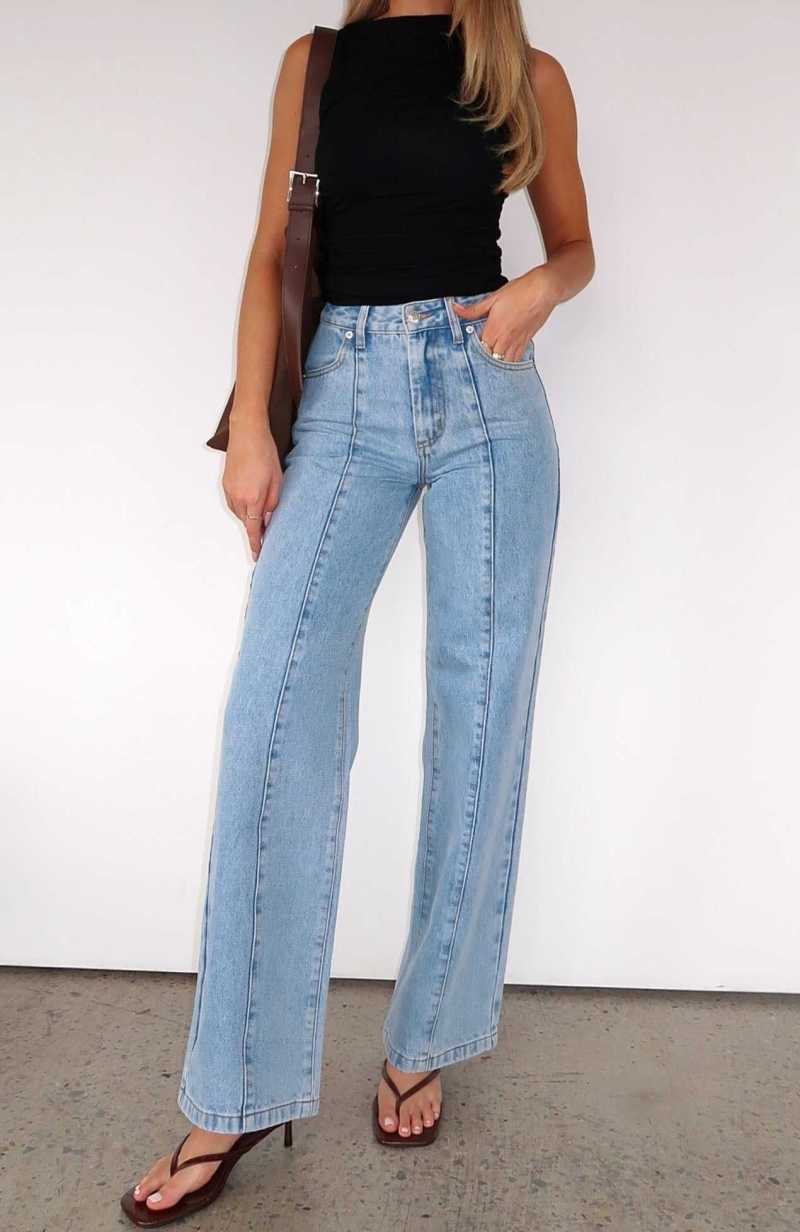 White Fox Layla Mid Rise Straight Leg Jeans Light Blue | KBRDQG-501