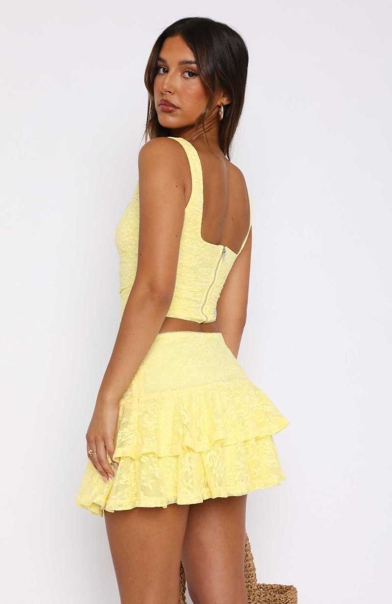 White Fox Let's Have Some Fun Lace Mini Skirt Lemon | QKEPMR-501
