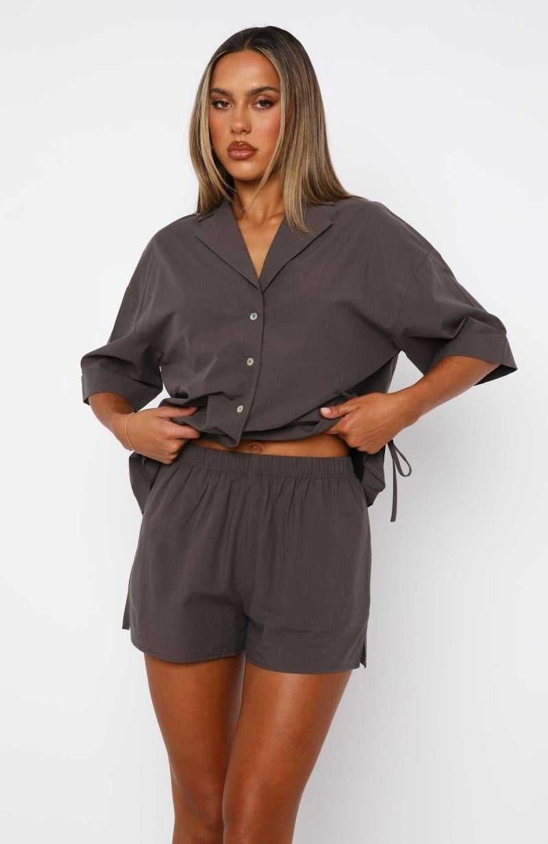 White Fox Making My Own Way Shorts Chocolate | BELWDS-295