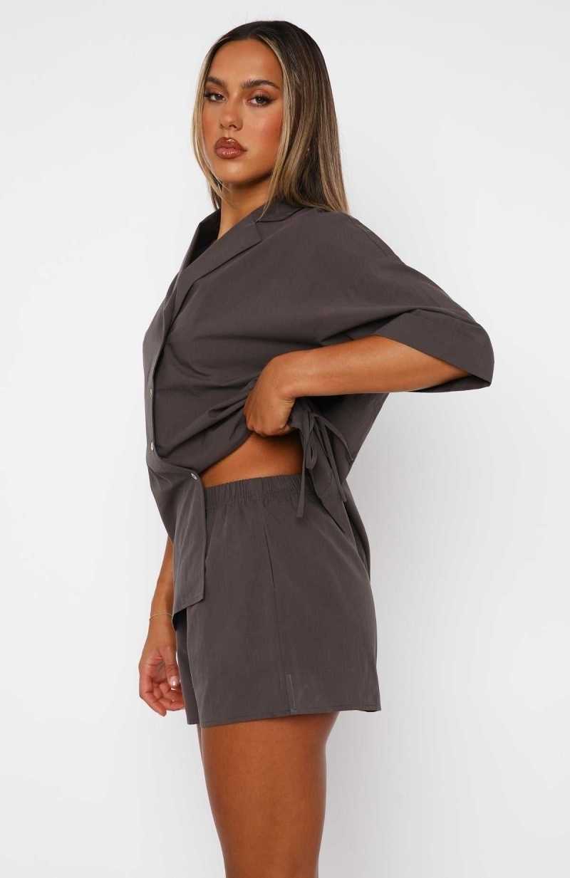 White Fox Making My Own Way Shorts Chocolate | BELWDS-295