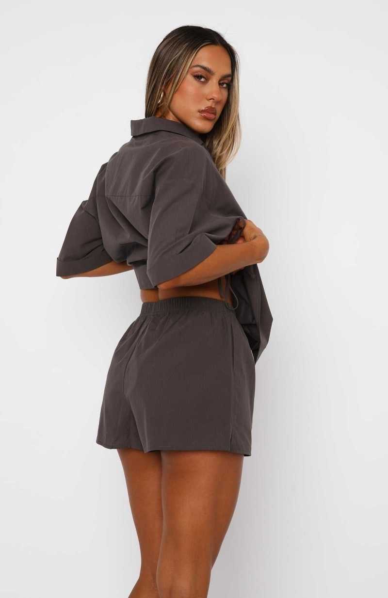 White Fox Making My Own Way Shorts Chocolate | BELWDS-295