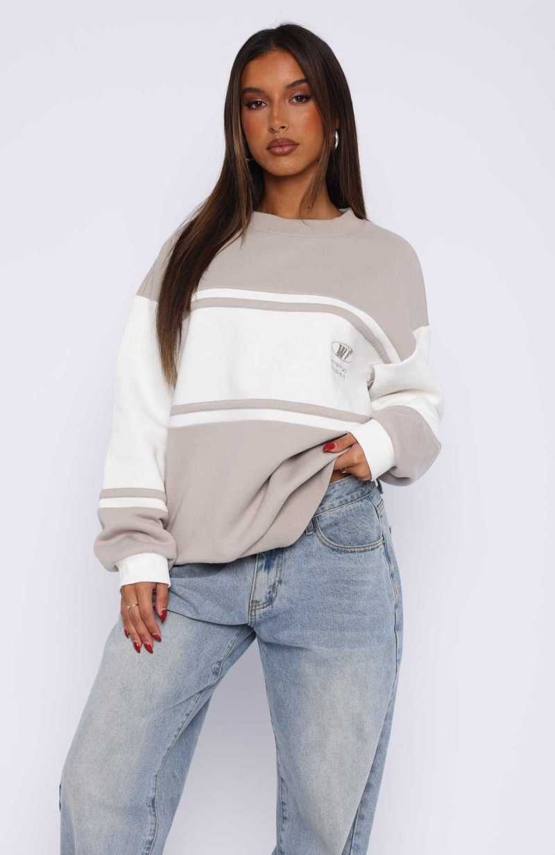 White Fox Moving Forward Oversized Sweater Moon | IXBKWZ-860