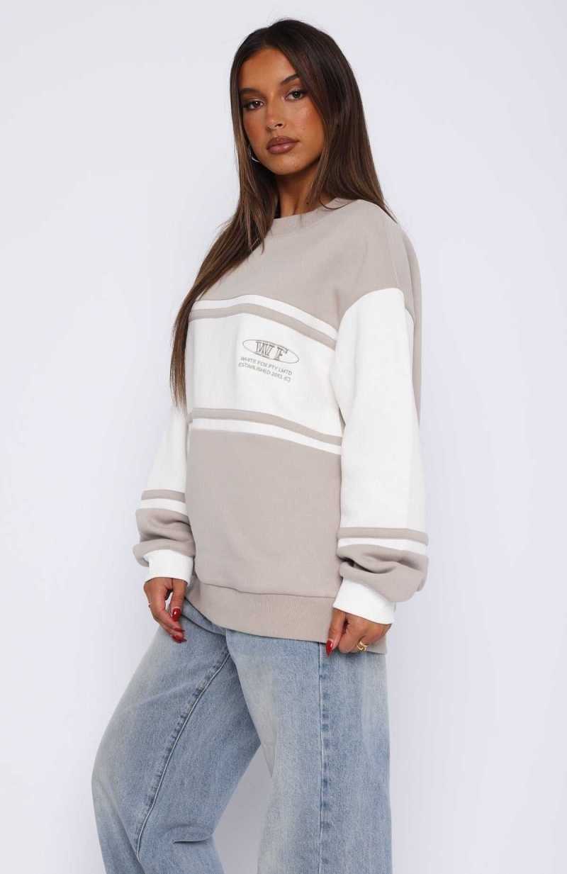 White Fox Moving Forward Oversized Sweater Moon | IXBKWZ-860
