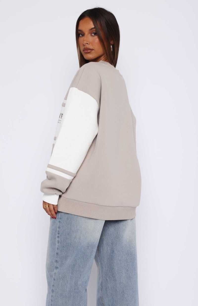 White Fox Moving Forward Oversized Sweater Moon | IXBKWZ-860