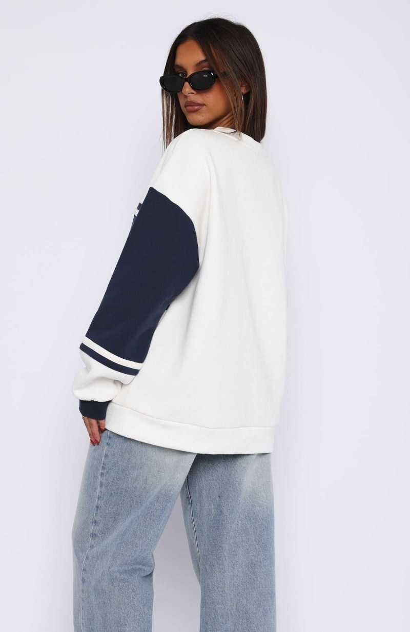 White Fox Moving Forward Oversized Sweater White | SRUBAX-561