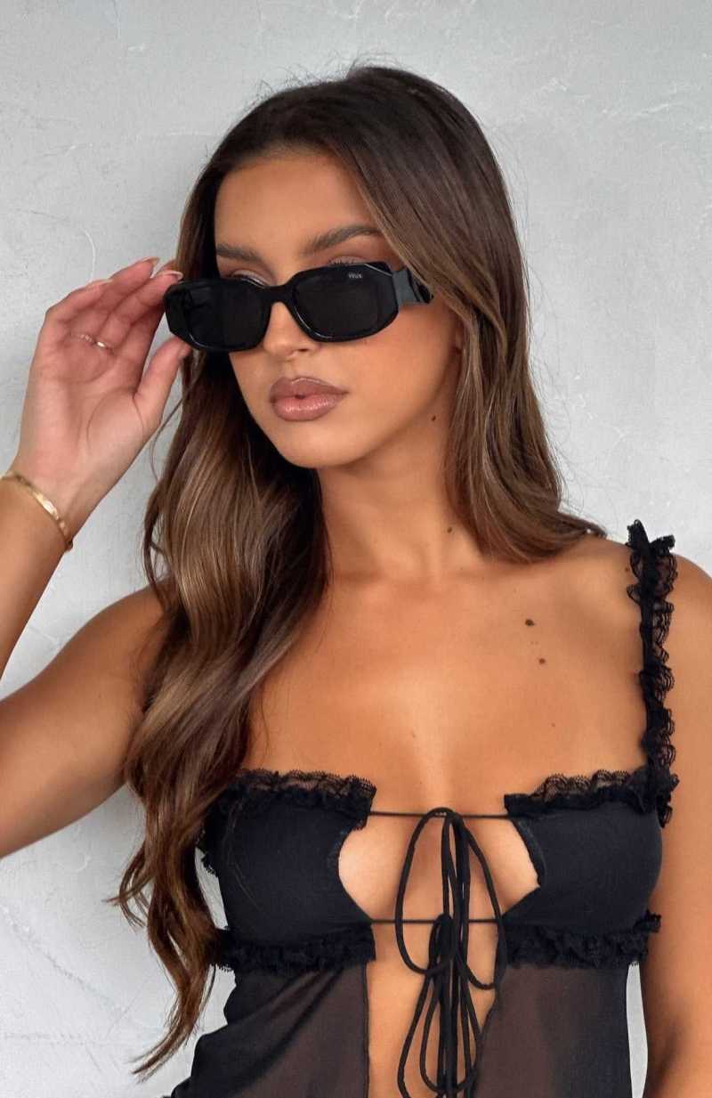 White Fox Naya Sunglasses Black | CVWYMT-648