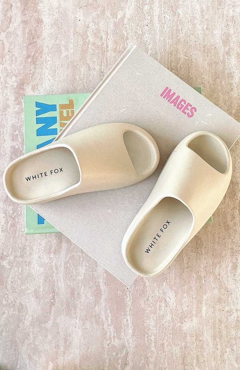 White Fox On The Edge Slides Off White | GLJVTF-298