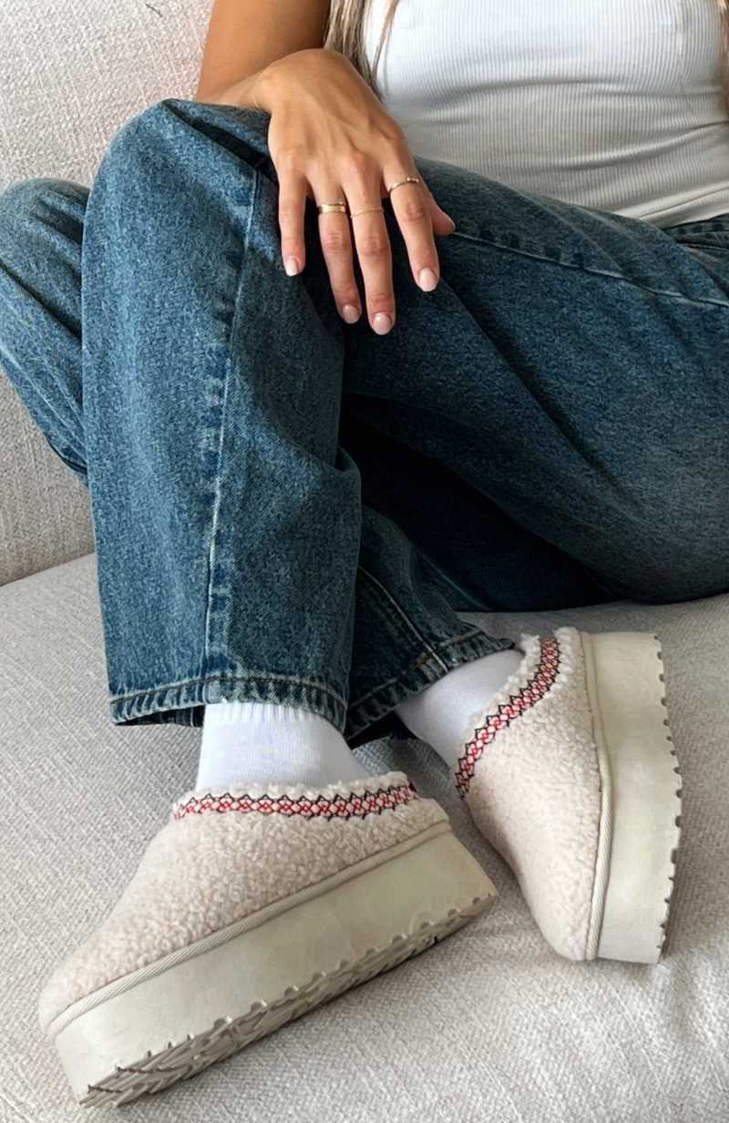 White Fox Poppy Snug Boots Beige | YMIQZW-027