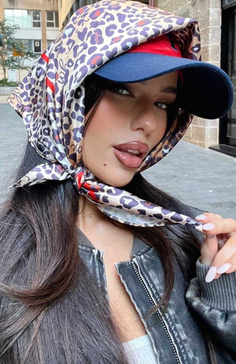 White Fox Queen Of Style Head Scarf Leopard Print | KMWHVL-894