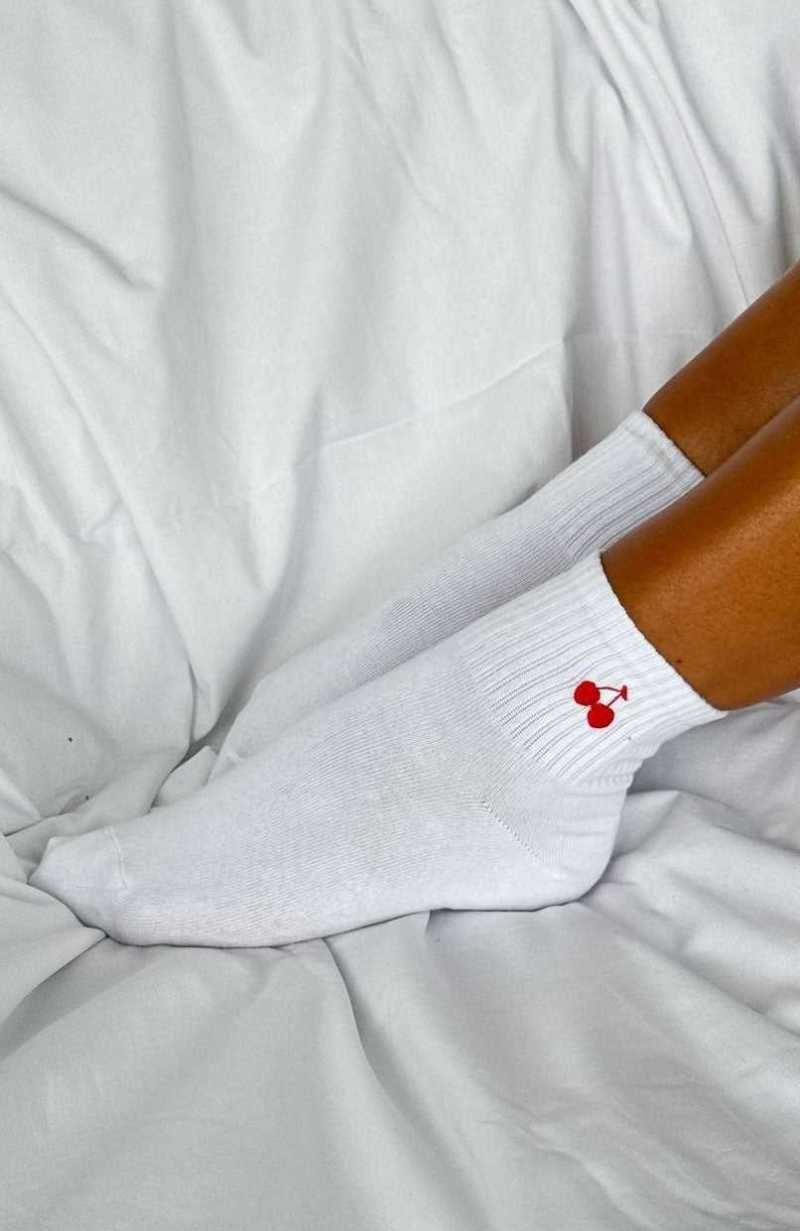 White Fox She Keeps Dancing Socks White | JRSPZF-715