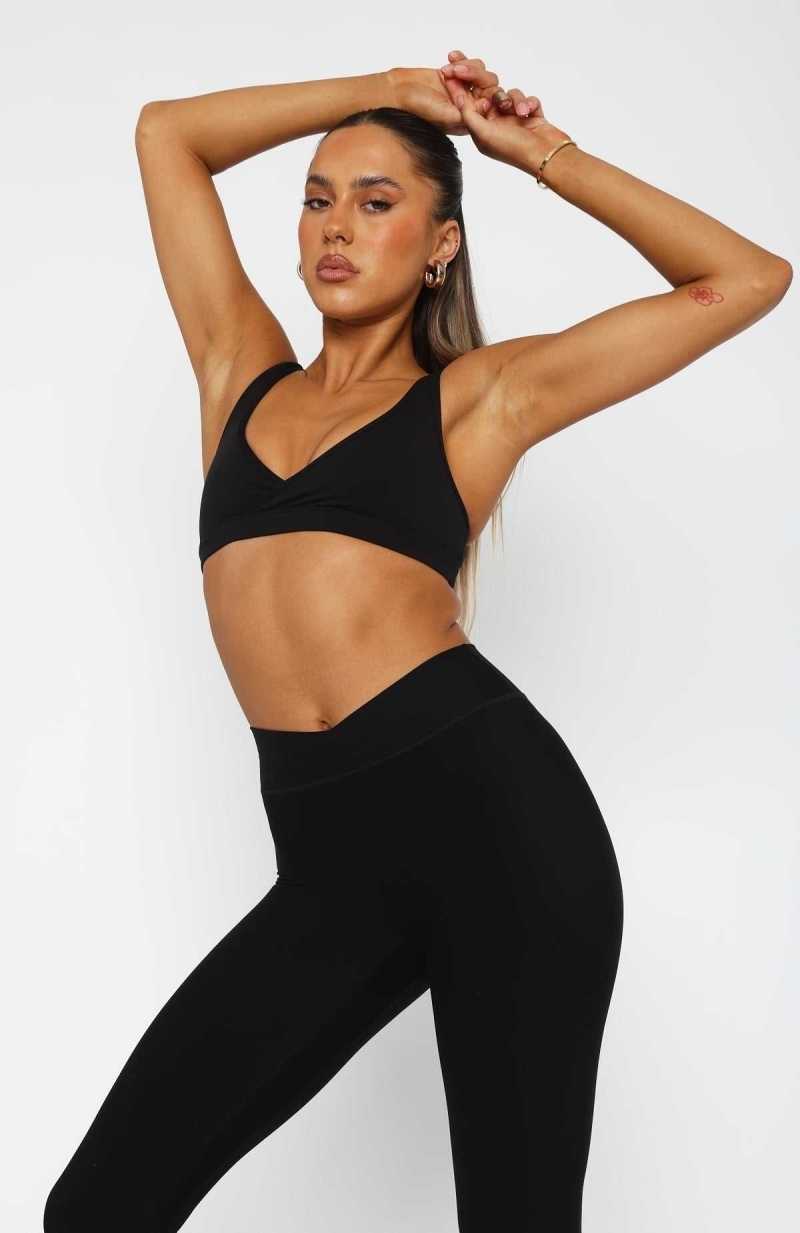 White Fox She's Competitive Sports Bra Black | VLYCBT-497