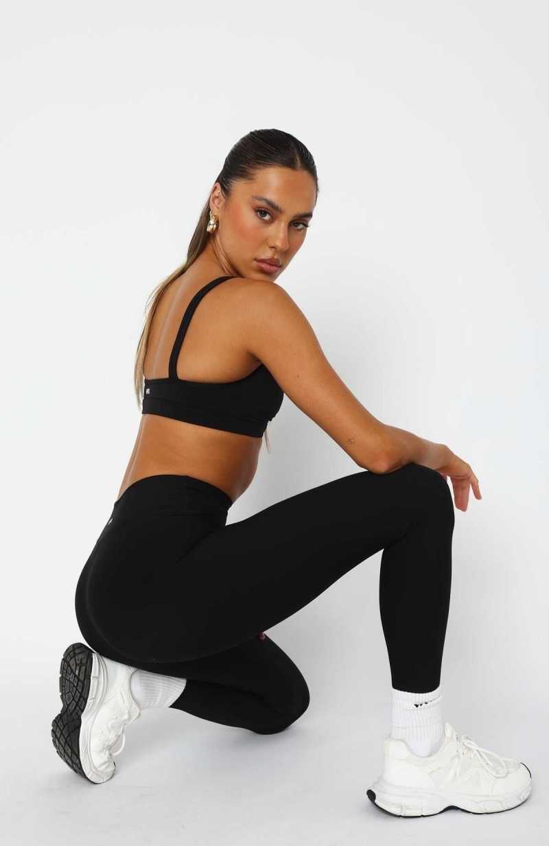White Fox She's Competitive Sports Bra Black | VLYCBT-497