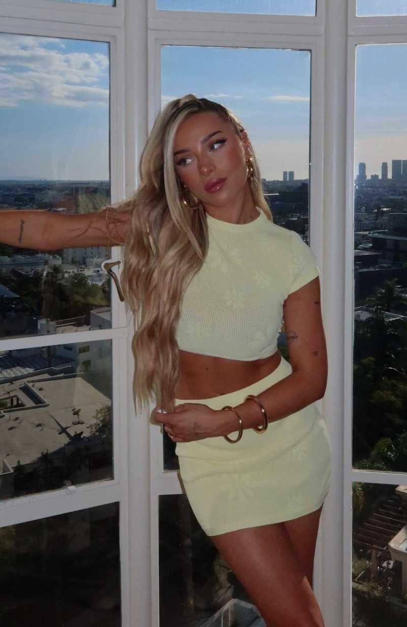 White Fox So Much Hype Short Sleeve Top Lemon | NVJZFT-954