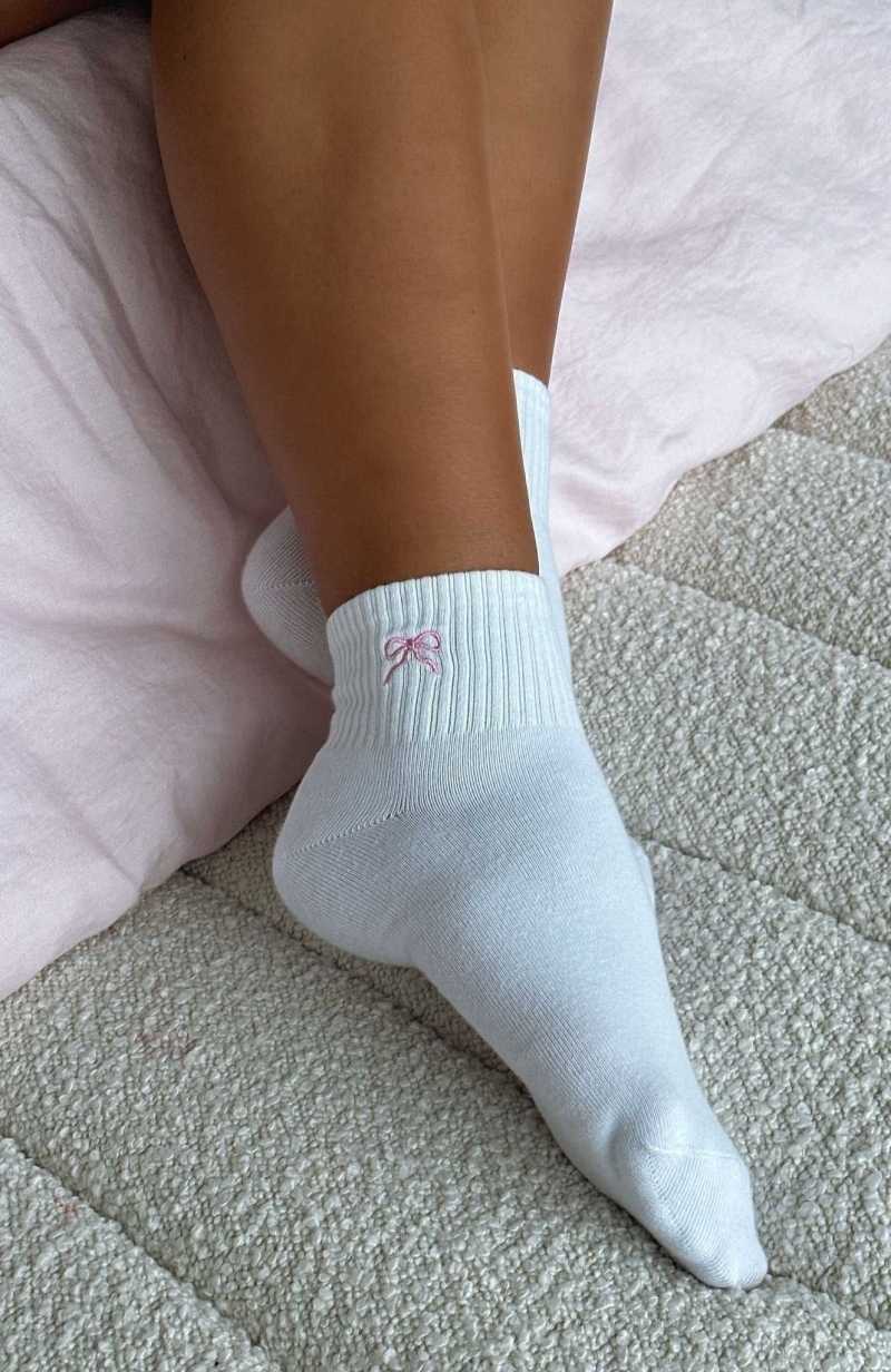 White Fox Stand By Your Side Socks White | TXPHOW-592