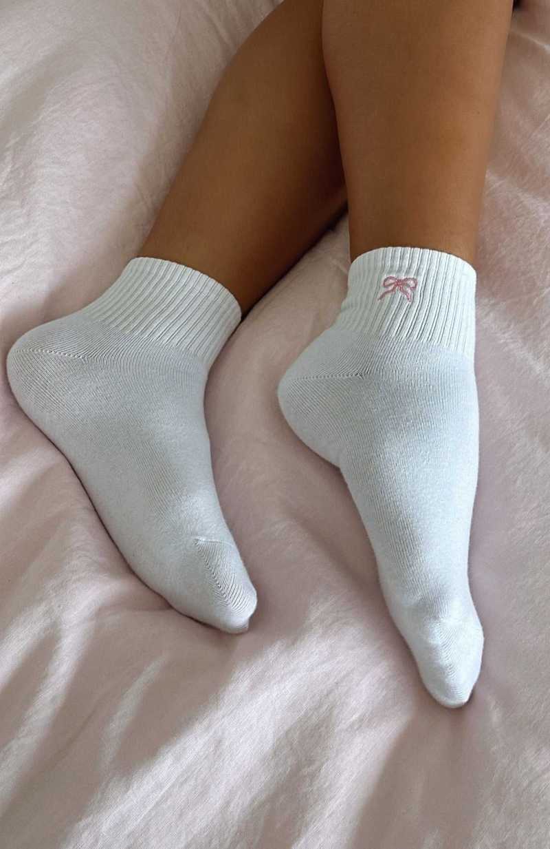 White Fox Stand By Your Side Socks White | TXPHOW-592
