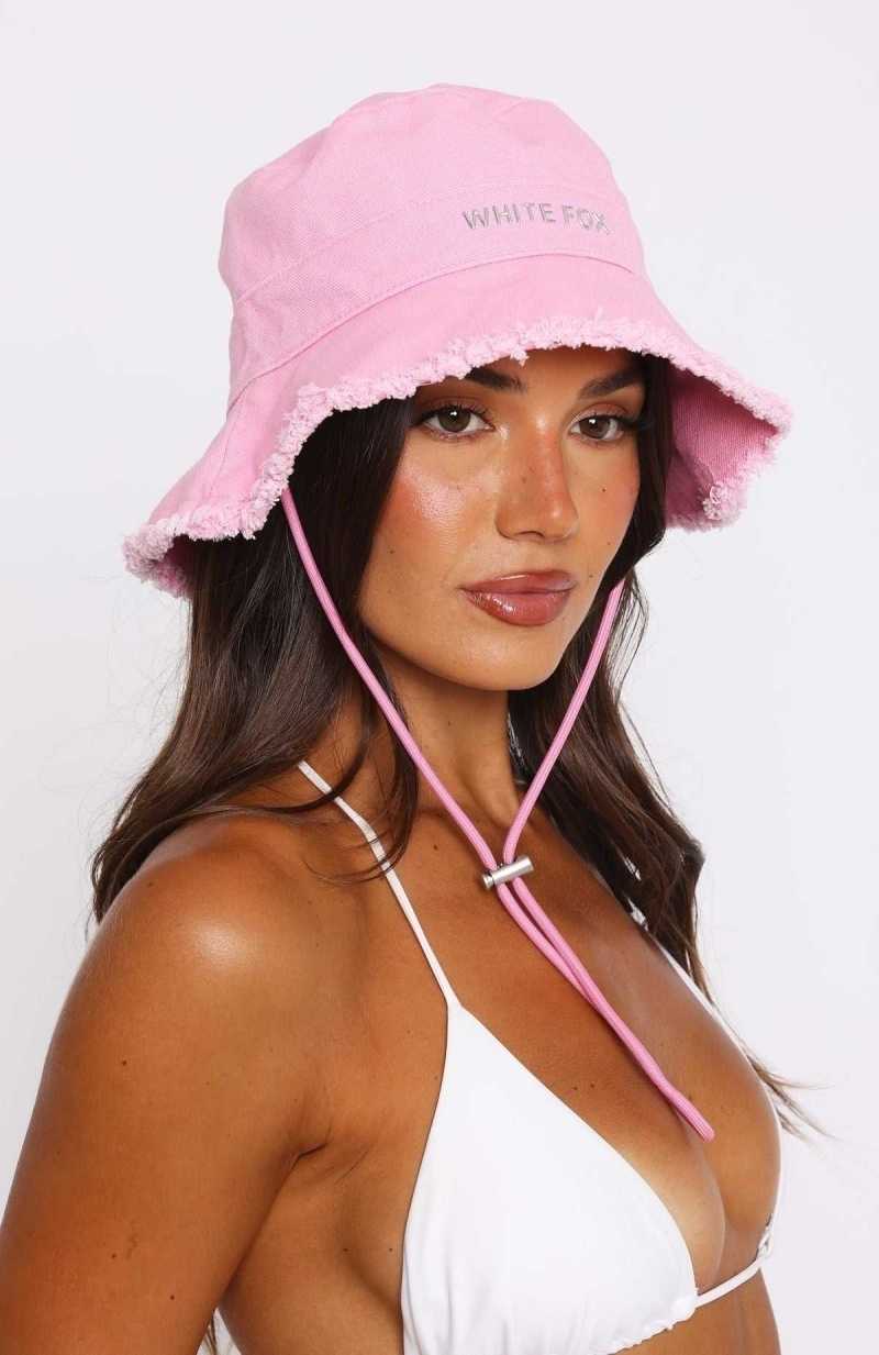 White Fox Take You Away Bucket Hat Candy Pink | DALYPI-580