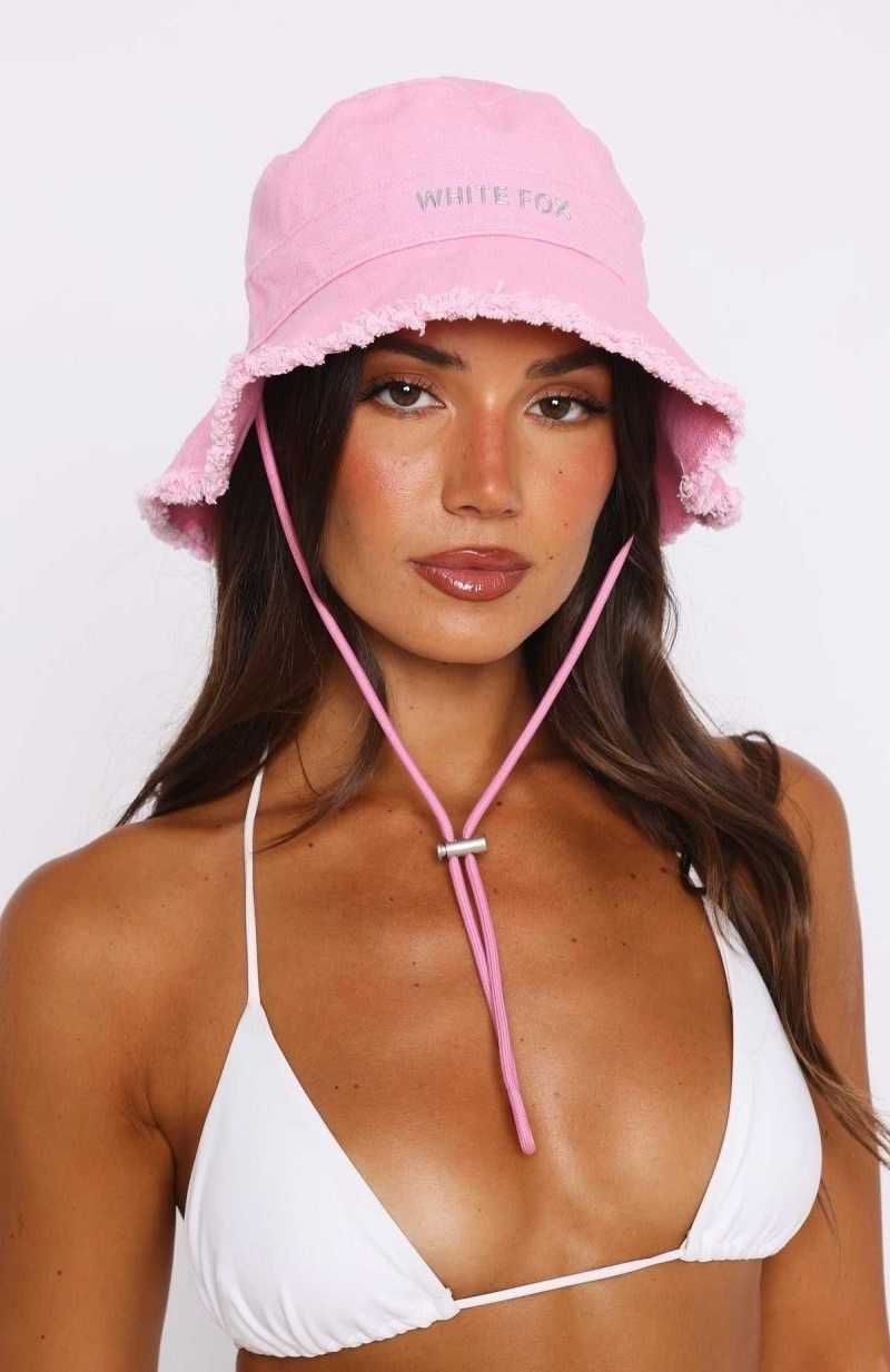 White Fox Take You Away Bucket Hat Candy Pink | DALYPI-580
