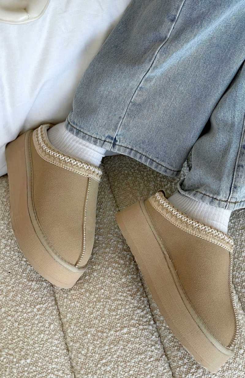 White Fox Tazmin Platform Snug Boots Nude | XPZNGR-358
