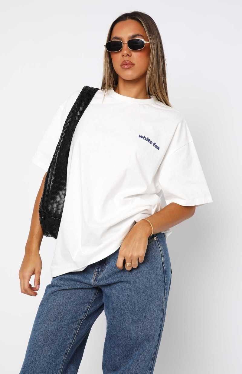 White Fox The Main Character Oversized Tee White | WKATUC-927