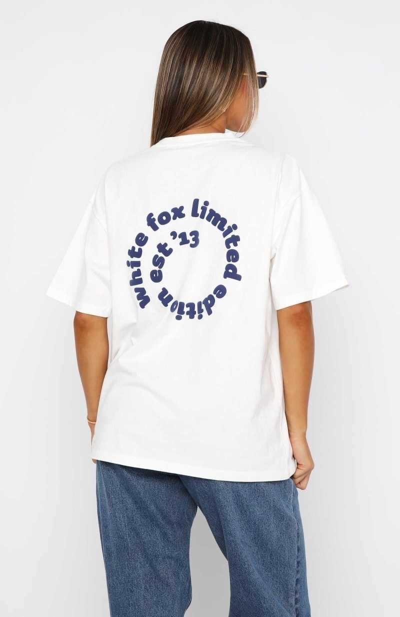 White Fox The Main Character Oversized Tee White | WKATUC-927