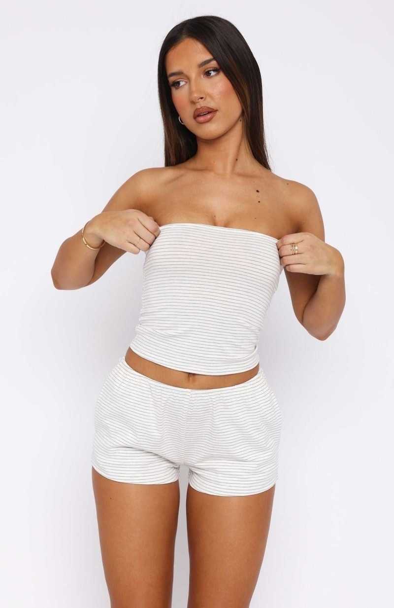 White Fox Trying To Forget Relaxed Shorts Grey Stripe | SYTKIX-903