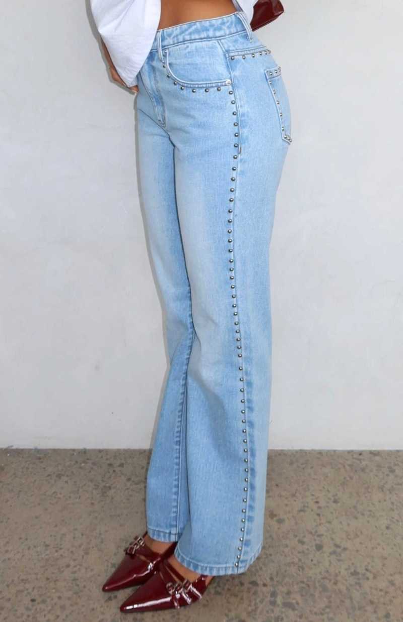 White Fox Unmatched Studded Mid Rise Straight Leg Jeans Cerulean Wash | KEHADZ-973