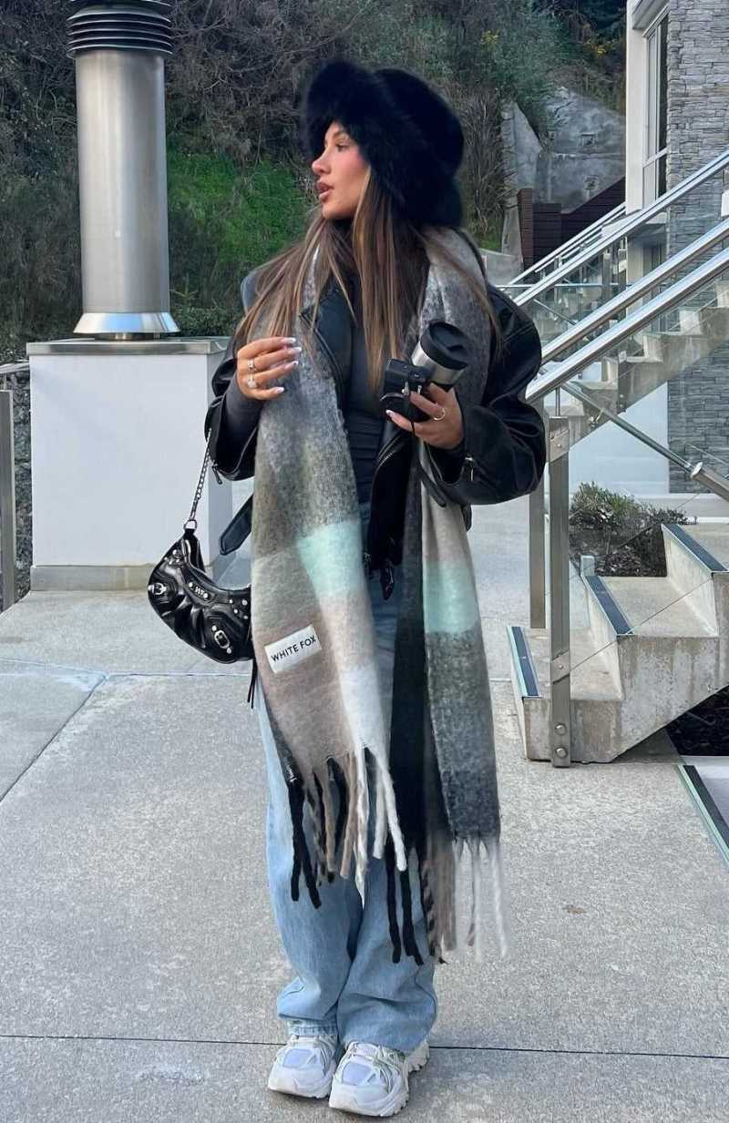 White Fox Winter Warmth Oversized Scarf Teal | EGMYVZ-394
