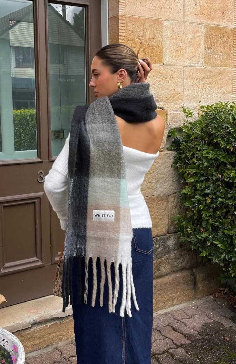 White Fox Winter Warmth Oversized Scarf Teal | EGMYVZ-394